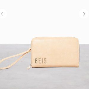 NWT BEIS The Travel Wallet (Beige)